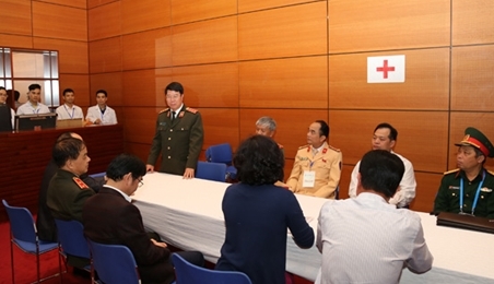越南公安部副部长裴文南为GMS-6和CLV-10两峰会视察秩序安全保障工作