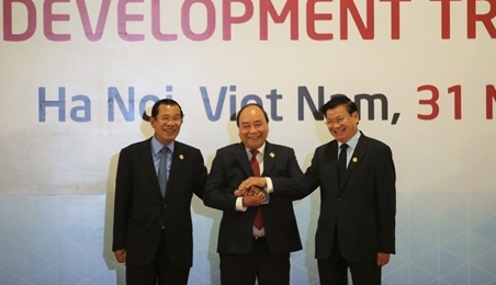 阮春福总理共同主持第10次柬老越发展三角区合作高级会议