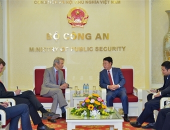 越南与美国加强合作  预防打击犯罪行为