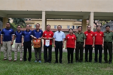 越南公安部与新加坡内政部举行体育交流活动