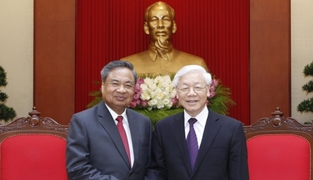 越共中央总书记阮富仲会见老挝人民革命党中央组织部代表团