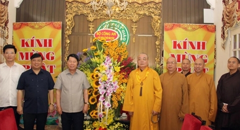 越南公安部领导向越南佛教协会致以佛诞节祝福