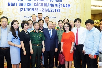 政府总理阮春福: 把握新媒体技术和新闻报道新方式