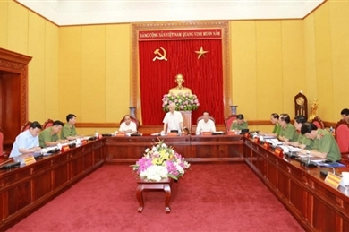 中央公安党委常委会议在河内举行
