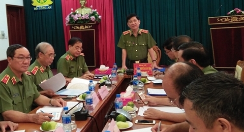 越南公安部副部长阮文山与后勤技术总局举行工作会议