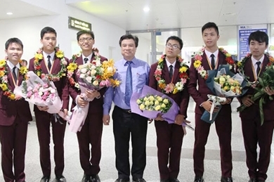越南数学奥林匹克竞赛者全获奖   满载而归