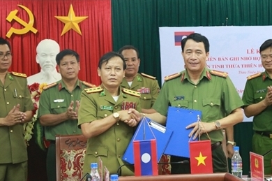 越南承天顺化省公安厅和老挝塞公省安全局签署秩序安全合作备忘录