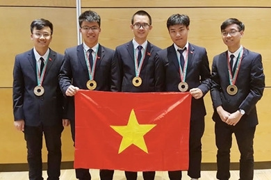 越南学生在2018年国际物理学奥林匹克竞赛夺得两枚金牌