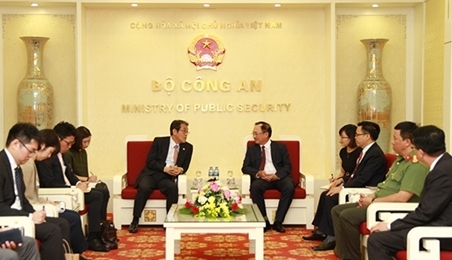 越南公安部副部长阮文成会见日本驻越南特命全权大使