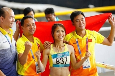 越南田径选手裴氏秋草夺得女子跳远的金牌