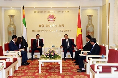 越南公安部部长苏林会见阿联酋驻越南大使