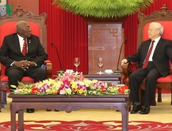 越共中央总书记阮富仲会见古巴党和国家领导