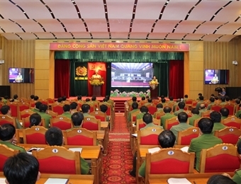 越南公安部就有关刑事调查工作的法律规范性文件举行培训班