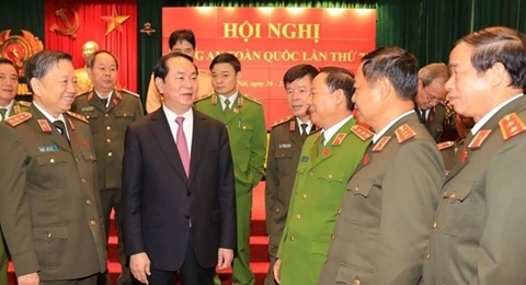 陈大光大将：对公安力量平易近人的一位首长