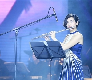 把越南音乐推介给世界的越南长笛表演艺术家黎书香