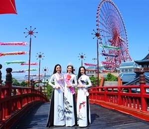 2018年“越南小姐”前三名参加“太阳升起”日本文化节