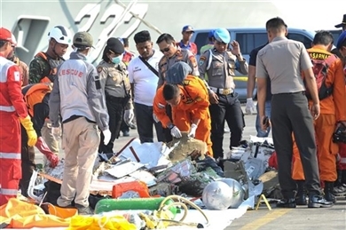 印尼客机坠海事件：搜救工作将持续七天