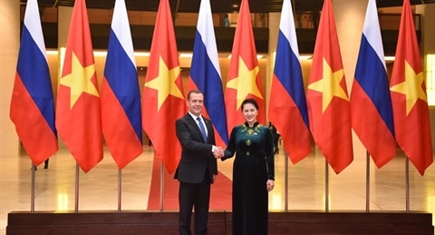 越南国会主席阮氏金银会见俄罗斯总理梅德韦杰夫