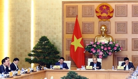 阮春福总理主持召开政府常务会议