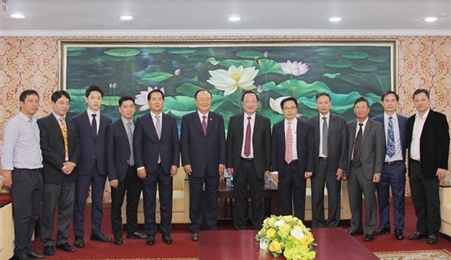 越南公安部副部长阮文成会见韩国Charmvit集团主席