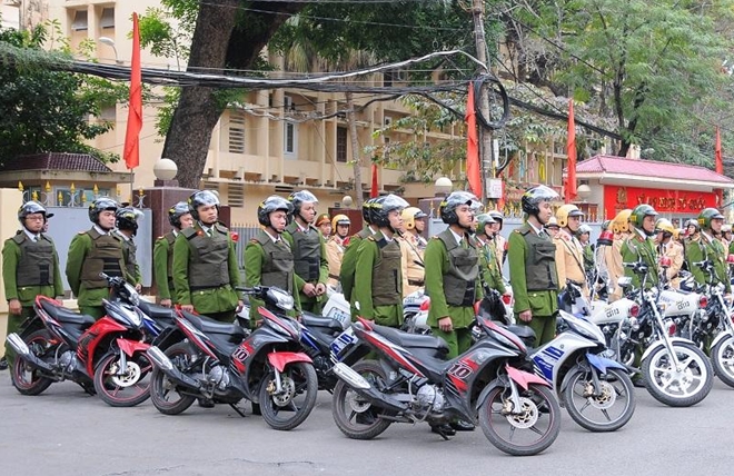 全国各地公安力量纷纷举行出征仪式  确保2019己亥年春节秩序安全
