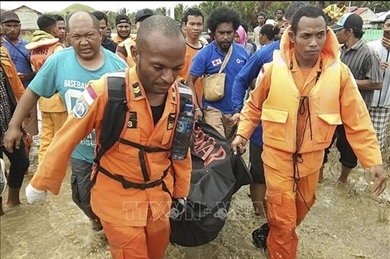 印尼因洪水和山体滑坡死亡人数已增至89人