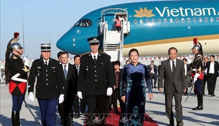 越南国会主席阮氏金银开始对法国进行正式访问