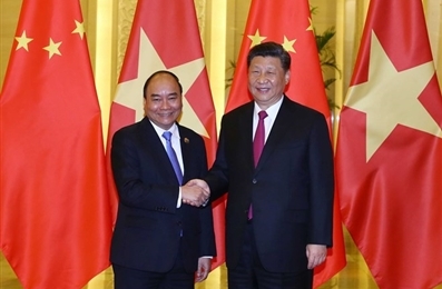 越南政府总理阮春福会见中共中央总书记、国家主席习近平