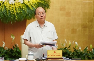 阮春福总理主持政府4月份例行会议