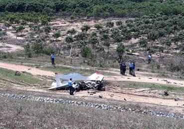 越南国防部就庆和省越南空军一架教练机坠毁事故对外通知