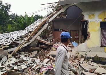 印尼东部发生6.3级地震