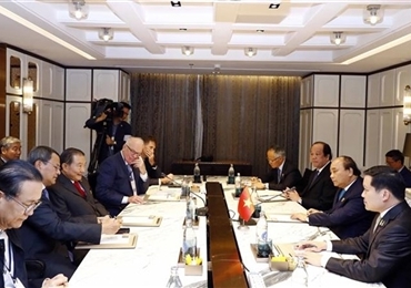 越南政府总理阮春福 会见泰国部分大型集团领导