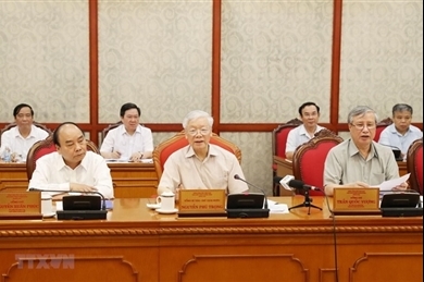 越共中央总书记、国家主席阮富仲主持召开中央政治局会议