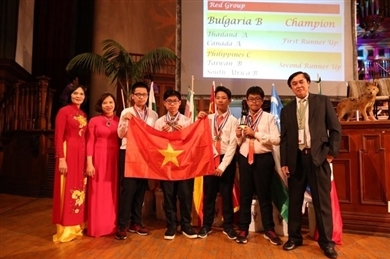 越南代表队在2019年第20届IMC国际数学竞赛中取得骄人的成绩