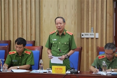 黎贵王副部长与乂安省省委举行工作会议