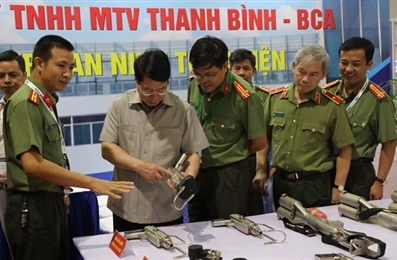 裴文南副部长高度评价2019年越南国际防务与安全展