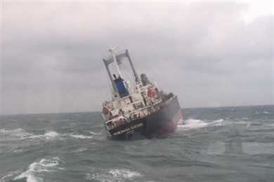 越南职能机关成功救助海上遇险的18名外国船员