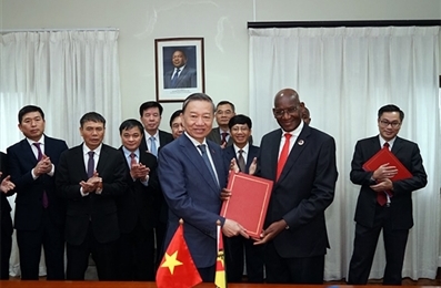 越南公安部与莫桑比克司法、宪法和宗教事务部举行会谈
