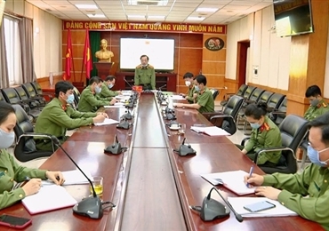 阮文成副部长与人民公安传媒局举行工作会议