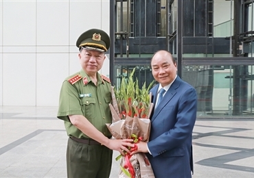 阮春福总理出席2020年上半年公安工作初步总结会议