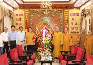 梁三光副部长向越南佛教协会致以盂兰盆节祝福