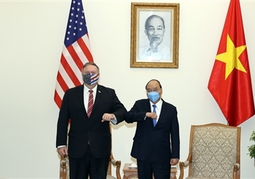 越南政府总理阮春福会见美国国务卿蓬佩奥