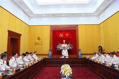 越共中央公安代表团为越共十三大文件进行讨论并提出意见