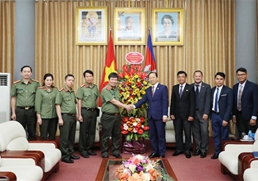 越南公安部与柬埔寨内政部促进合作