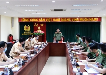 阮文山副部长与交警局举行工作会议