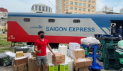 Đường sắt Việt Nam tiếp tục vận chuyển miễn phí thiết bị y tế vào Nam
