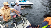 Thiếu tá CSGT nhiều lần cứu người đuối nước trên sông Hương