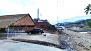 Hàng chục công trình xây dựng trái phép kế bên Nhà máy Nhiệt điện BOT Vân Phong 1