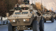 Taliban "cưỡi" thiết giáp Mỹ, trực thăng Nga diễu binh ở Kabul