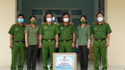 Công an Bình Thuận thăm và tặng quà vùng đồng bào dân tộc thiểu số bị ảnh hưởng do dịch bệnh